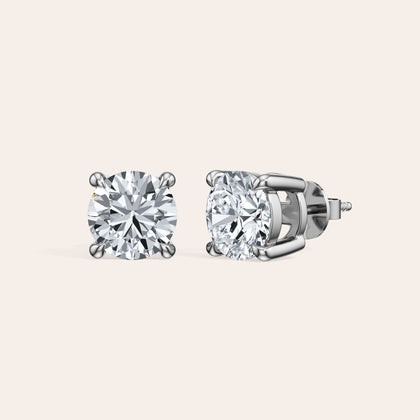 The Lumière Stud 1.5 CT close-up detail 2 - 14K White Gold lab-grown diamond