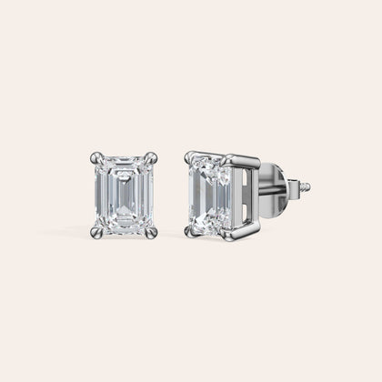 The Tableau Stud close-up detail 2 - 14K White Gold lab-grown diamond