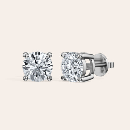 The Lumière Stud 2 CT close-up detail 2 - 14K White Gold lab-grown diamond